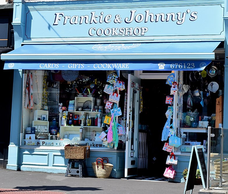 Above: Frankie & Jonny’s has been promoting the Bishy Road Volunteers.