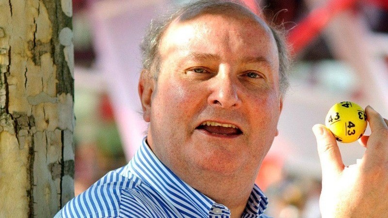 Above: Alan Dedicoat as the compere on the night.