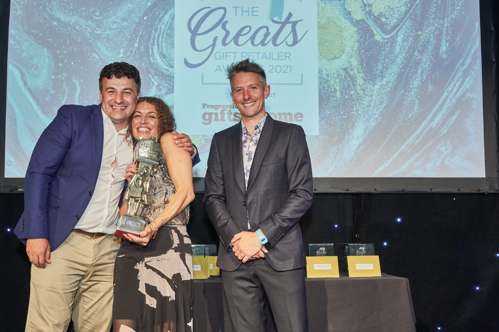 bove: The Jumping Bean’s co-owner Nilou Noorbaksh, winner of the Independent Gift Retailer of the Year – London category, received a big congratulatory hug from category sponsor Sam Wahid, managing director of Gift Republic, at The Greats Awards. On the right is Awards compere Stuart Goldmith.