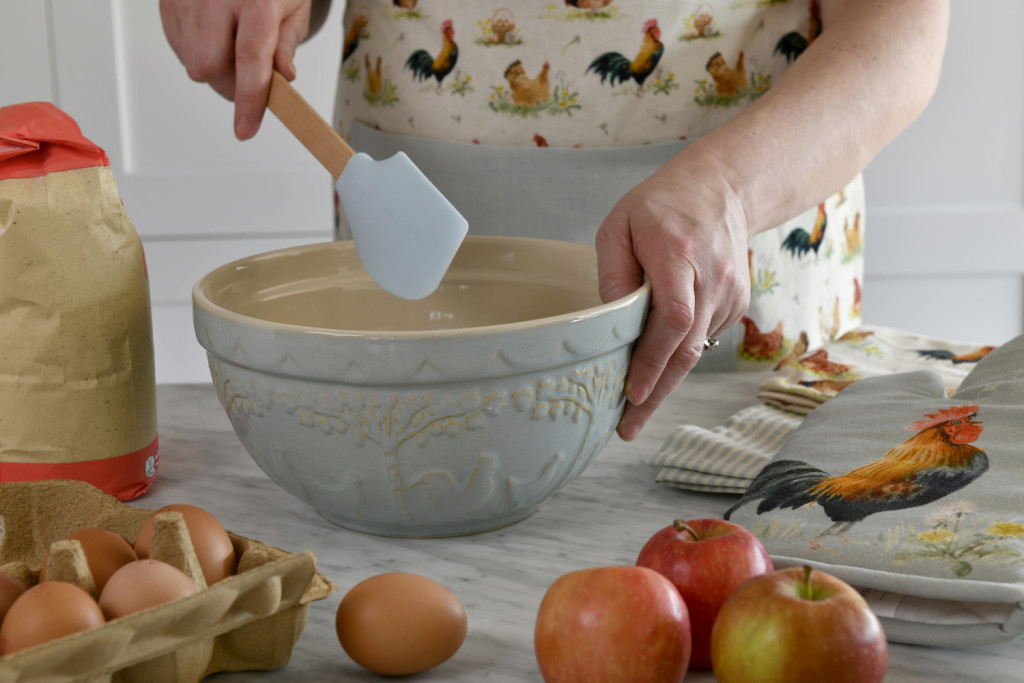 6-EDDINGTONS Blue mixing bowl