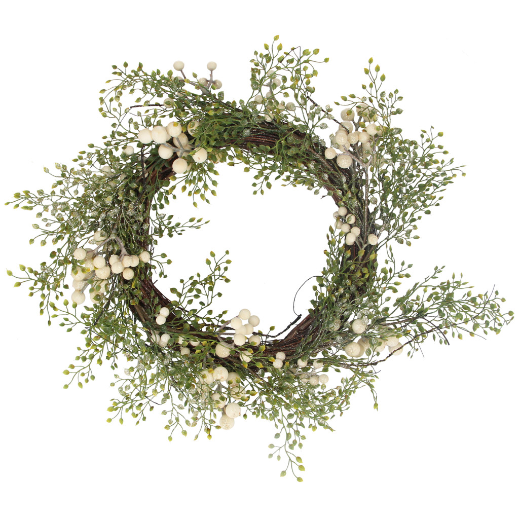 Above: Gisela Graham’s mini green leaf white berry twig wreath.