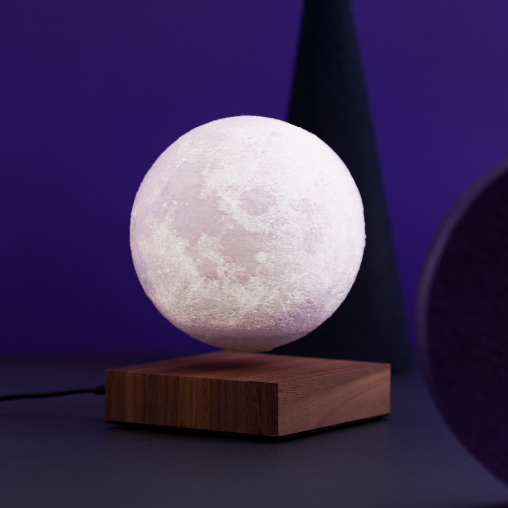 Above: Ginko Design’s Smart Moon Lamp won The Gift of the Year 2022 Best Contemporary Gift category.