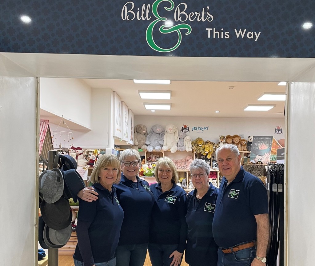 Above: Team Bill & Bert’s. From left to right: Sarah Charlton with Lil, Jan, Kerry and Bill Nettelfield.