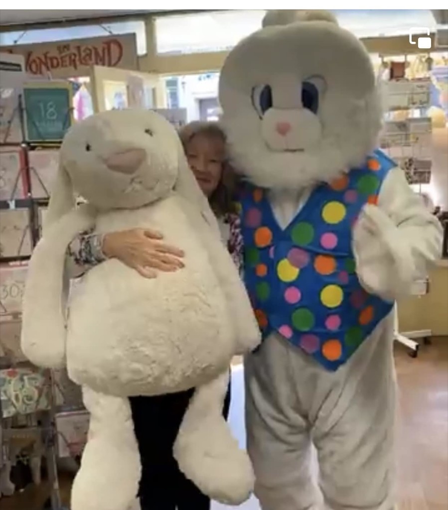 Above: Serendipity House’s owner Heidi Hopkinson with the Jellycat bunny and the Easter bunny who popped in to pull the winning raffle ticket.