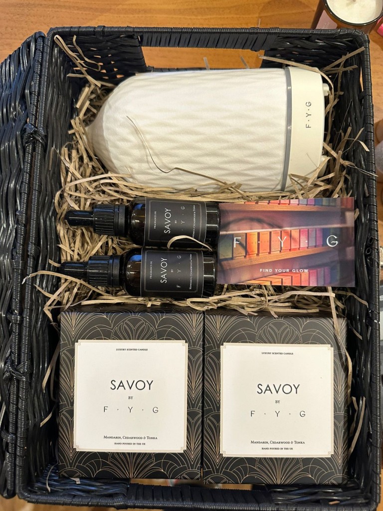 Above: The hamper that was delivered to actress Sarah Jessica Parker at the Savoy Theatre by F.Y.G.