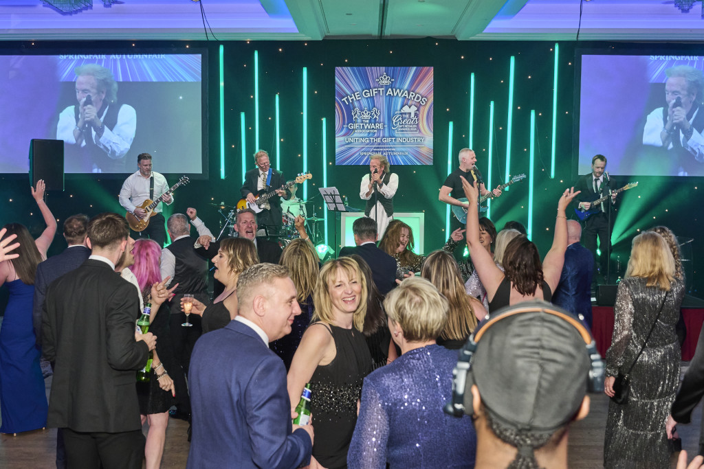 7-DANCE FLOOR