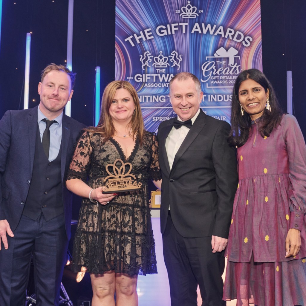 Above: Last year, Hollie Tree’s founders Susie and Leon Gunn received their coveted Gift of the Year trophy from Aditi Panny, founder and ceo of Qalara, category sponsor.